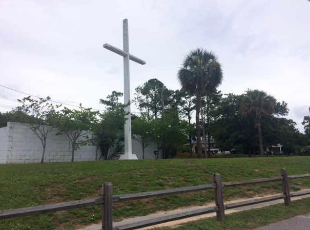 pesecola cross taken down judge court florida cross bay view